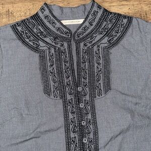e-col-o-gie Gray Embroidered Button-Up Blouse Size L